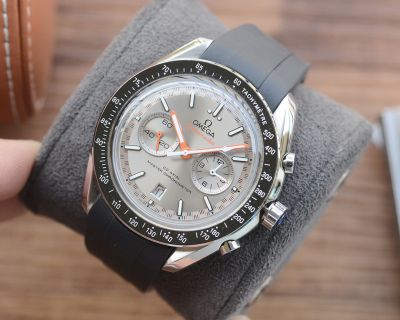 Omega Replica Speedmaster Grey Chronograph Face 42mm Black Rubber Band 