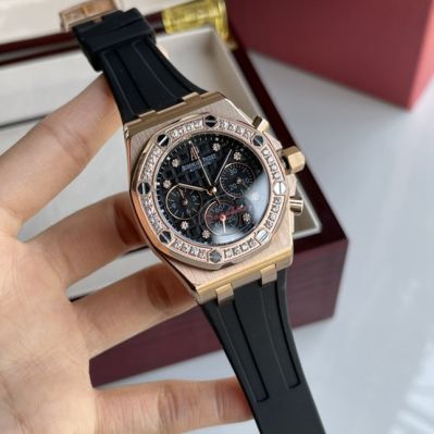 Replica Audemars Piguet Royal Oak Offshore Black Chronograph Dial Diamond Bezel