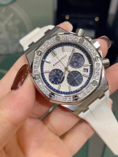 Replica Audemars Piguet Royal Oak Chronograph Watch White Rubber Diamond Bezel For Lady